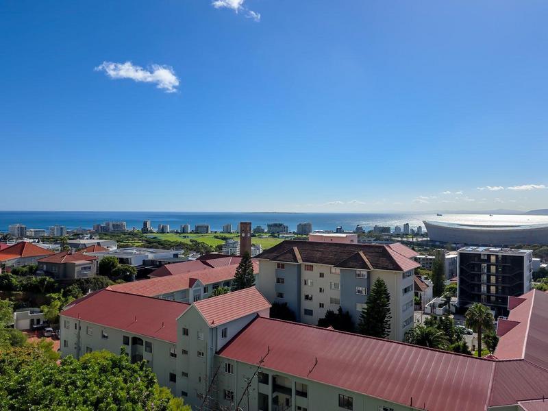5 Bedroom Property for Sale in Green Point Western Cape